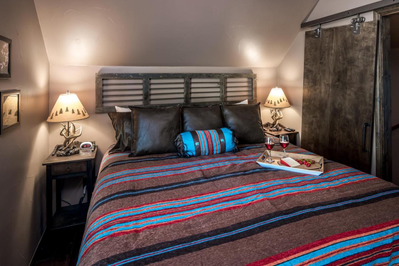 Fifth Dimension, 2 Bedrooms, Wifi, Hot Tub, Game Table, Grill, Sleeps 4 Ruidoso Extérieur photo