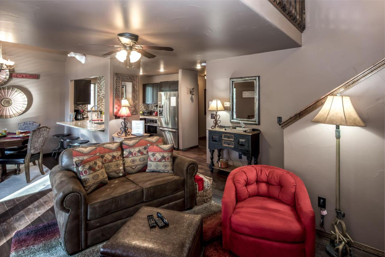 Fifth Dimension, 2 Bedrooms, Wifi, Hot Tub, Game Table, Grill, Sleeps 4 Ruidoso Extérieur photo