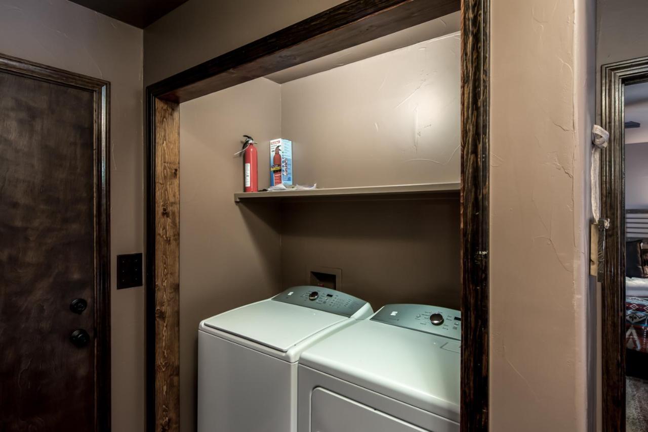 Fifth Dimension, 2 Bedrooms, Wifi, Hot Tub, Game Table, Grill, Sleeps 4 Ruidoso Extérieur photo