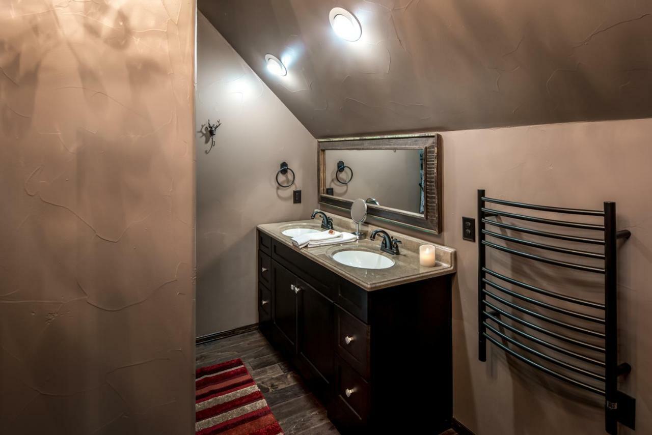 Fifth Dimension, 2 Bedrooms, Wifi, Hot Tub, Game Table, Grill, Sleeps 4 Ruidoso Extérieur photo